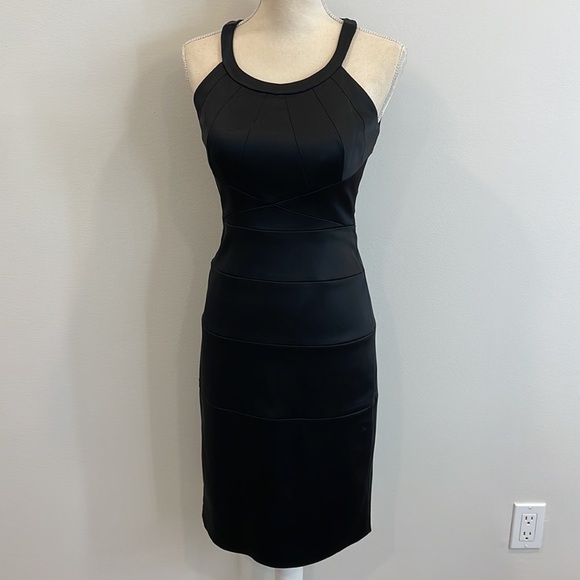 Stunning fitted black dress by JAX - Picture 2 of 8